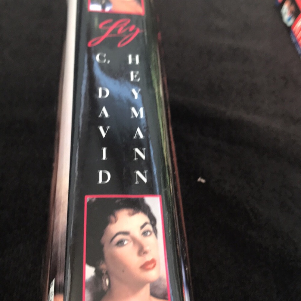 Elizabeth Taylor Book - Picture 3 of 3
